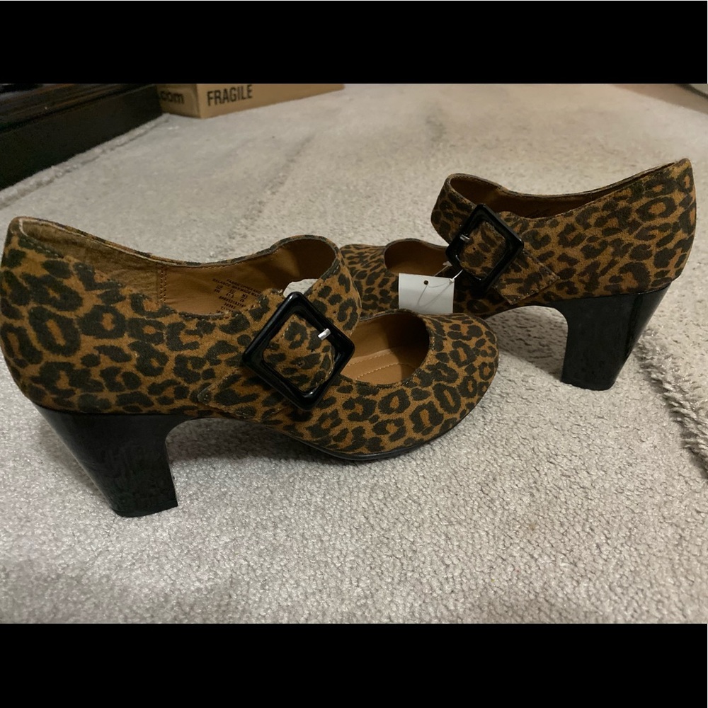 Leopard print shoes - size 9W
